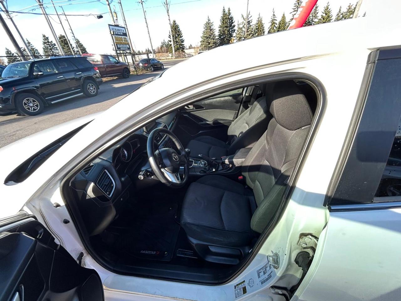 2015 Mazda MAZDA3 i Touring Photo