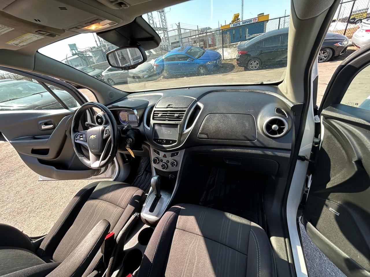 2015 Chevrolet Trax LT Photo2