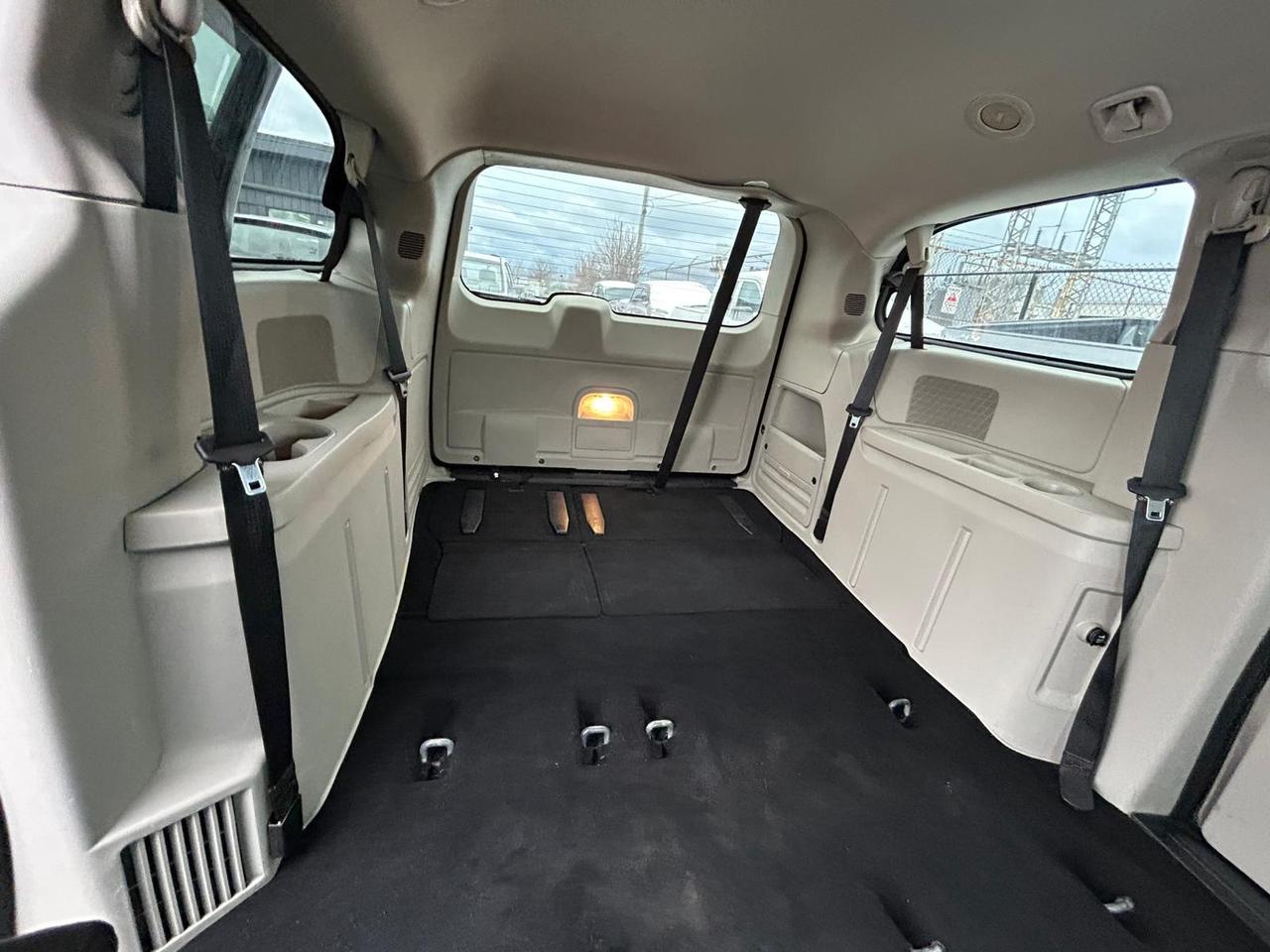 2012 Dodge Grand Caravan SE Photo