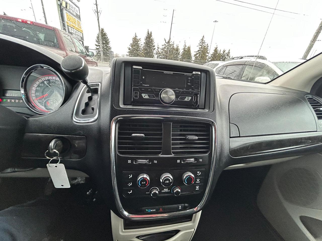 2012 Dodge Grand Caravan SE Photo