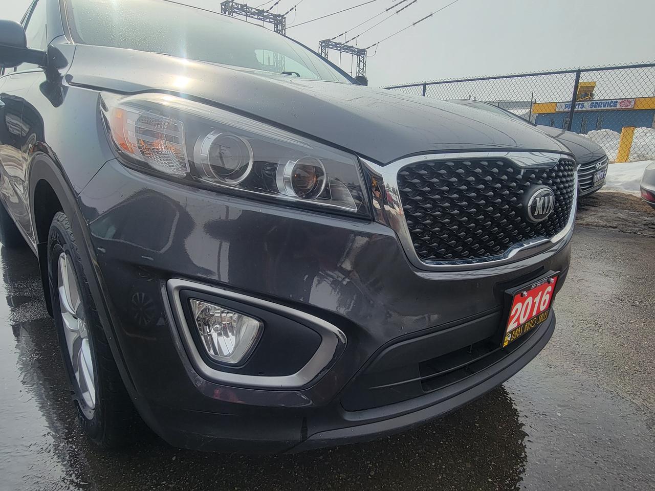 2016 Kia Sorento LX Photo