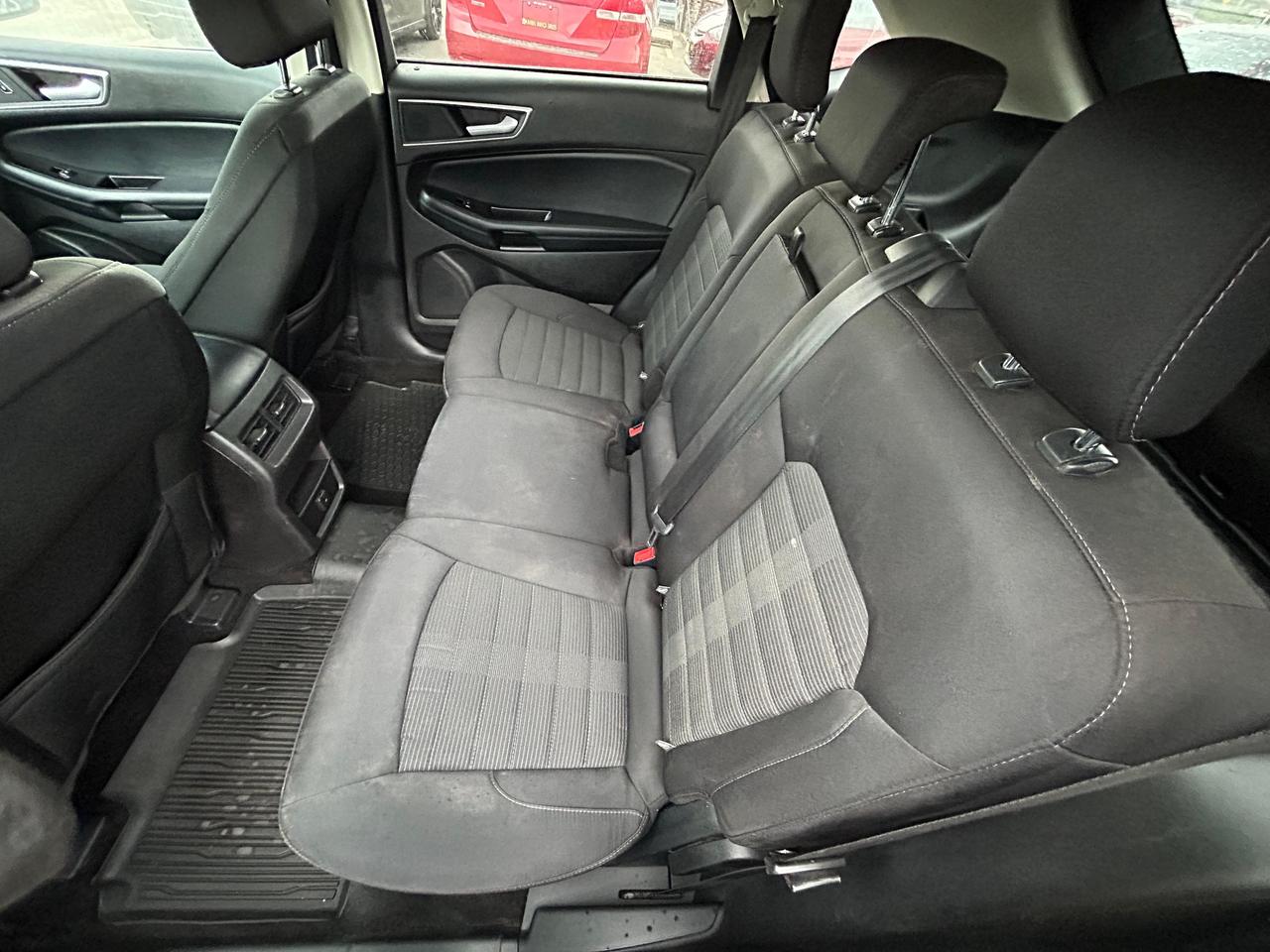 2018 Ford Edge SEL Photo