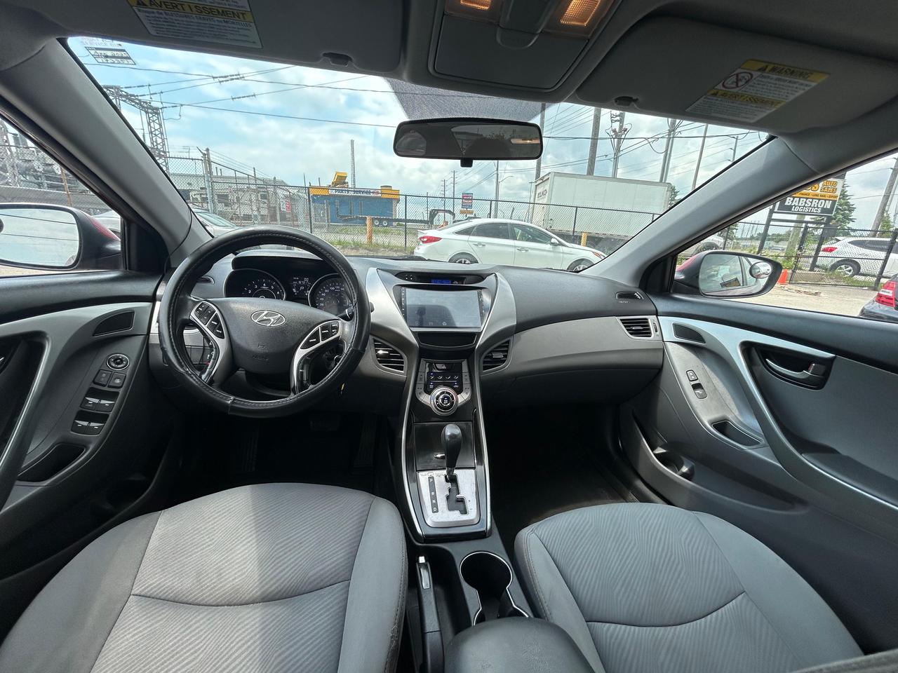 2013 Hyundai Elantra Limited Photo2