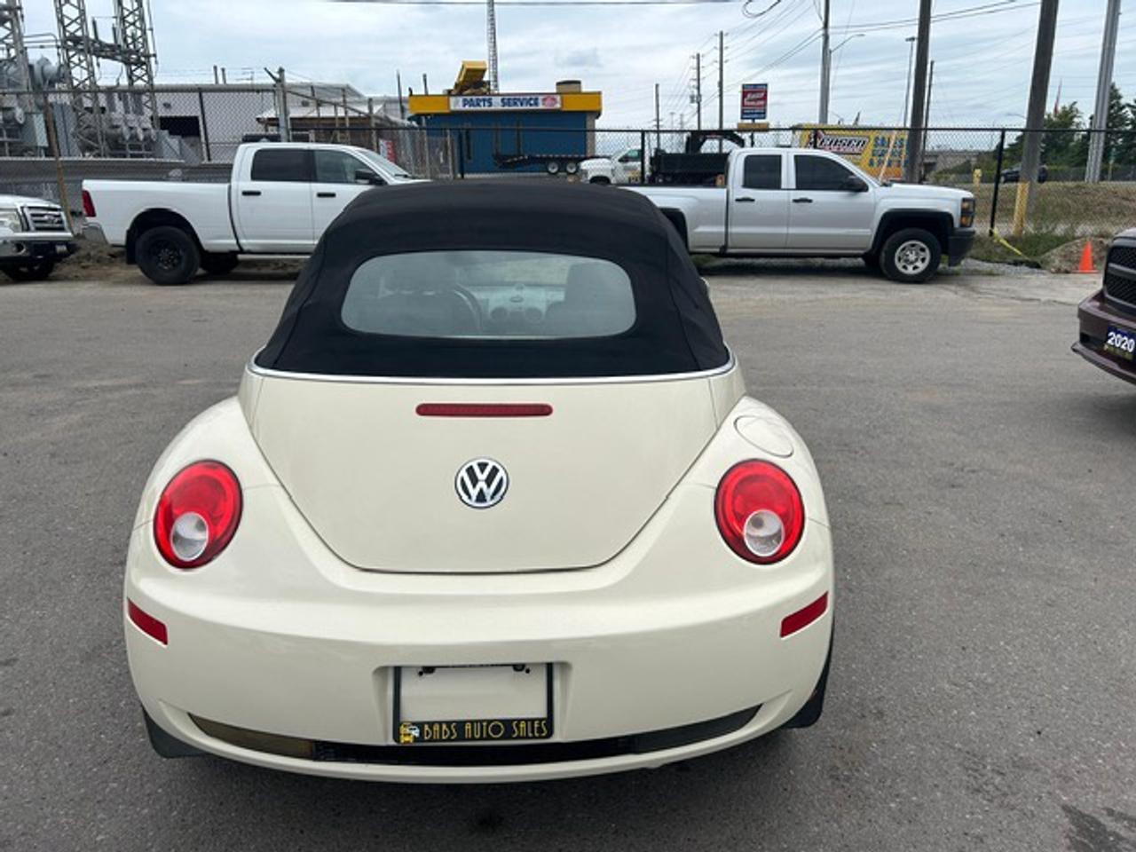 2010 Volkswagen New Beetle Comfortline Photo