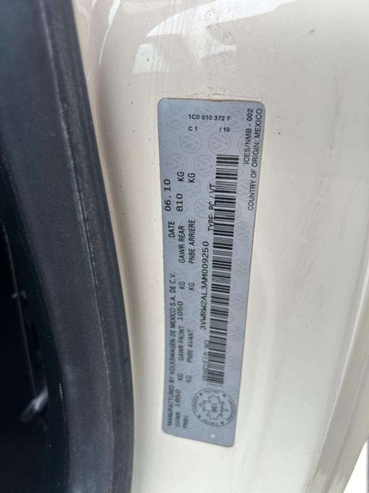 2010 Volkswagen New Beetle Comfortline Photo