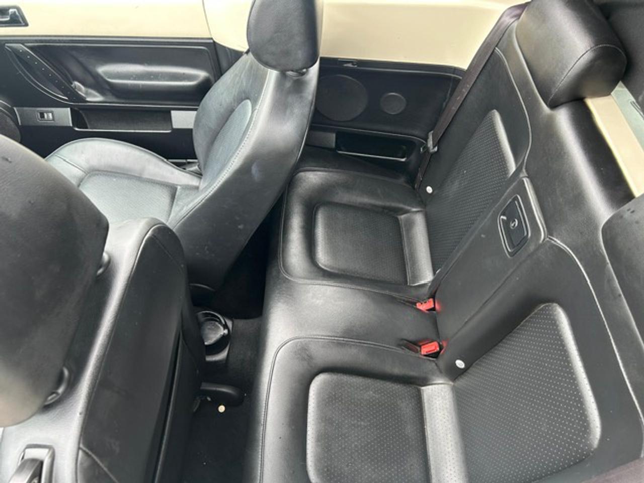 2010 Volkswagen New Beetle Comfortline Photo