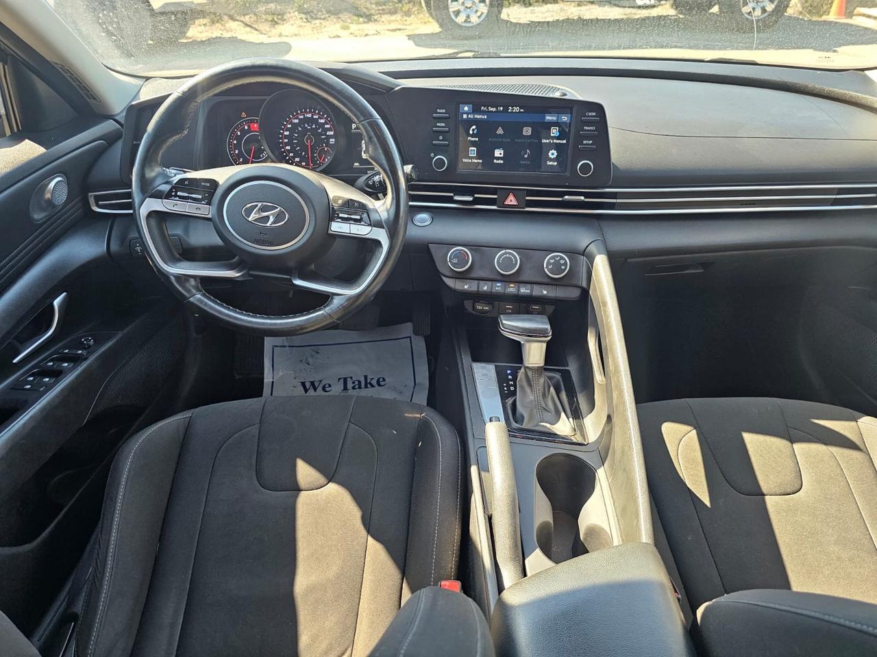 2021 Hyundai Elantra SEL Photo1