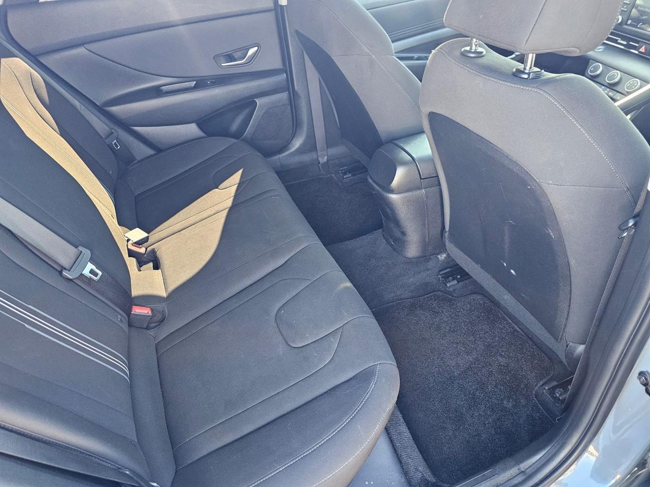 2021 Hyundai Elantra SEL Photo