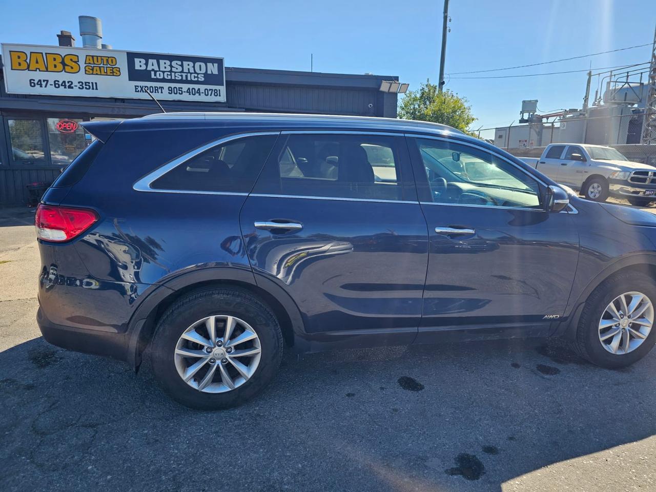 2017 Kia Sorento LX Photo