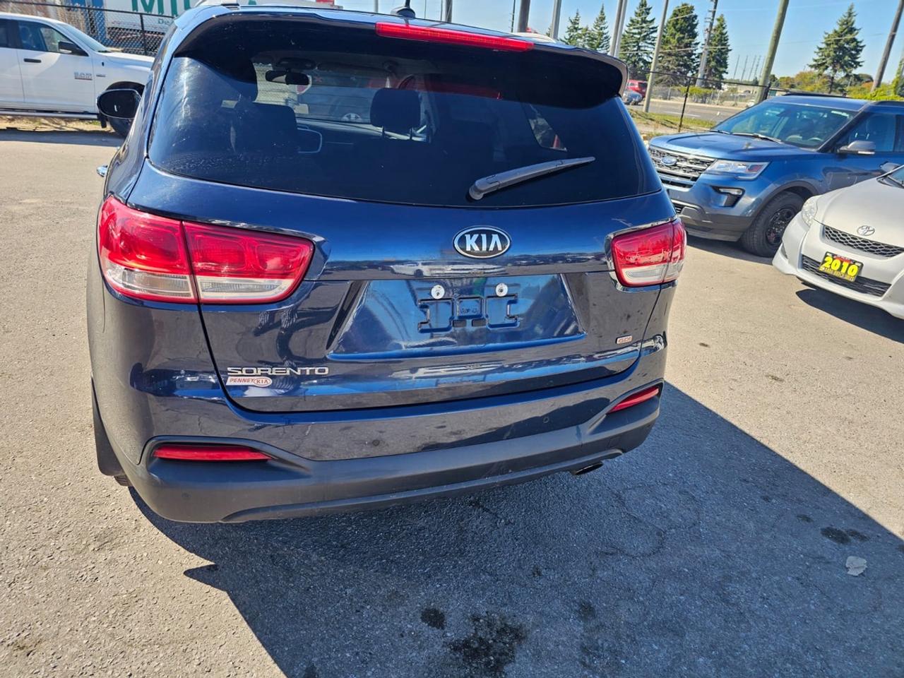 2017 Kia Sorento LX Photo