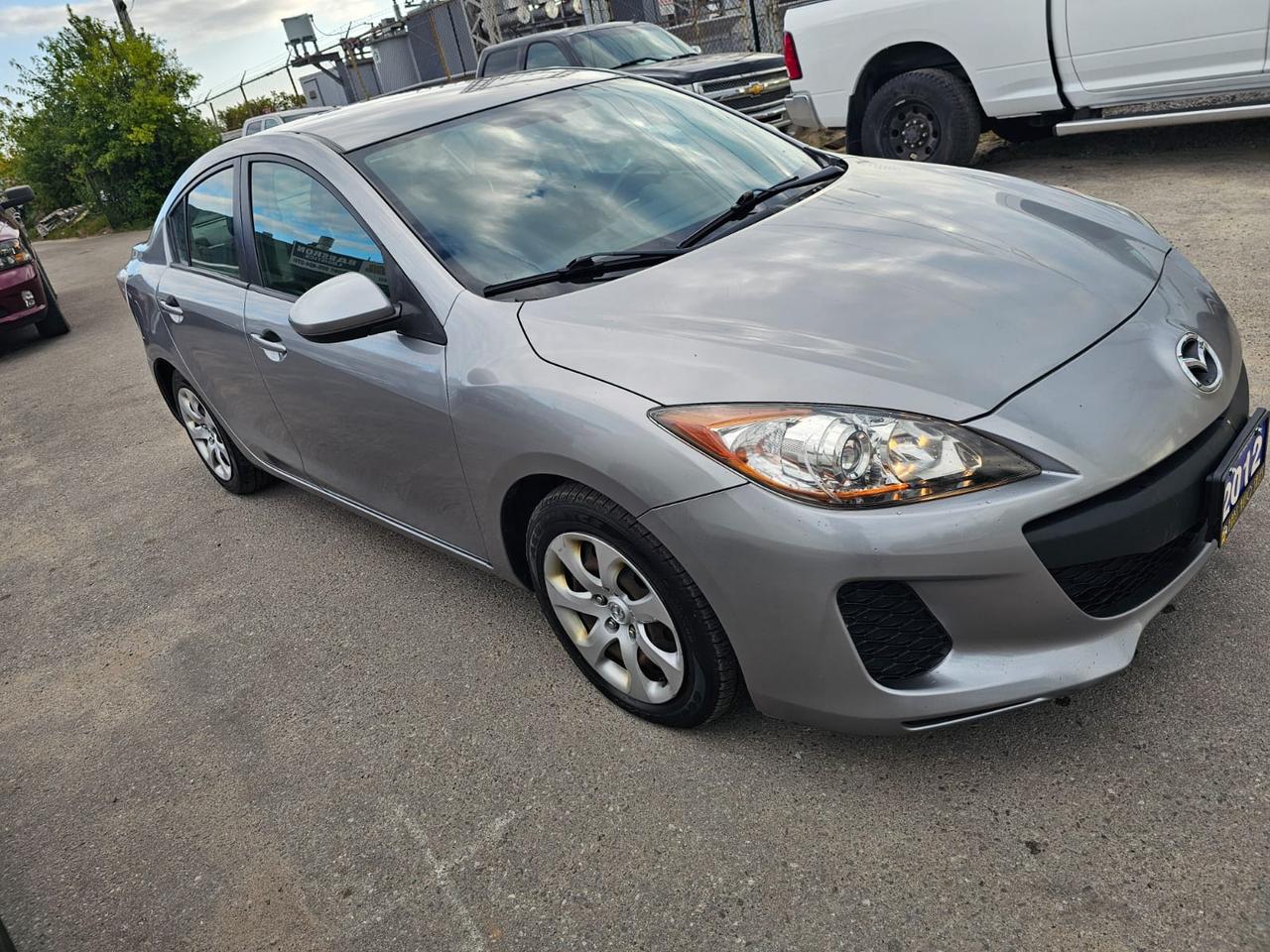 2012 Mazda MAZDA3 I Sport Photo3