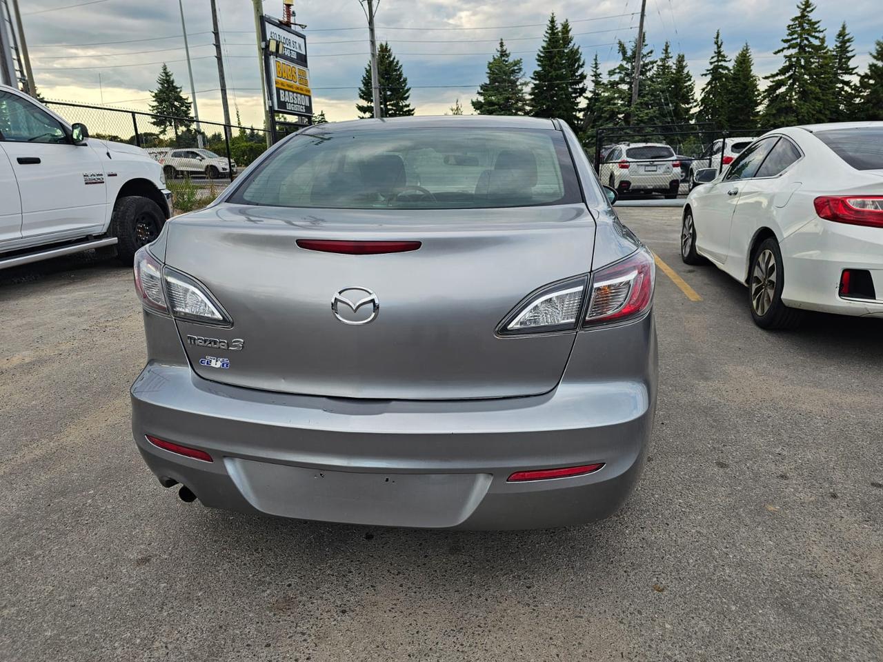 2012 Mazda MAZDA3 I Sport Photo
