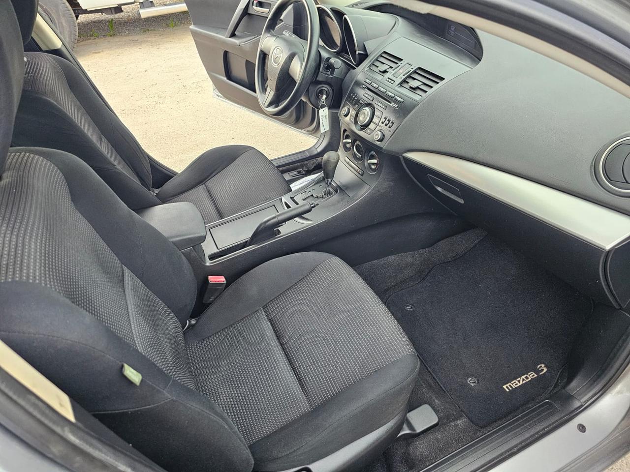 2012 Mazda MAZDA3 I Sport Photo