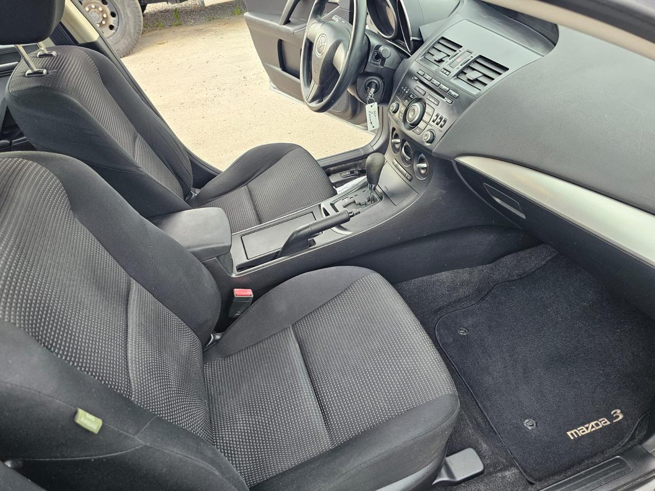 2012 Mazda MAZDA3 I Sport Photo