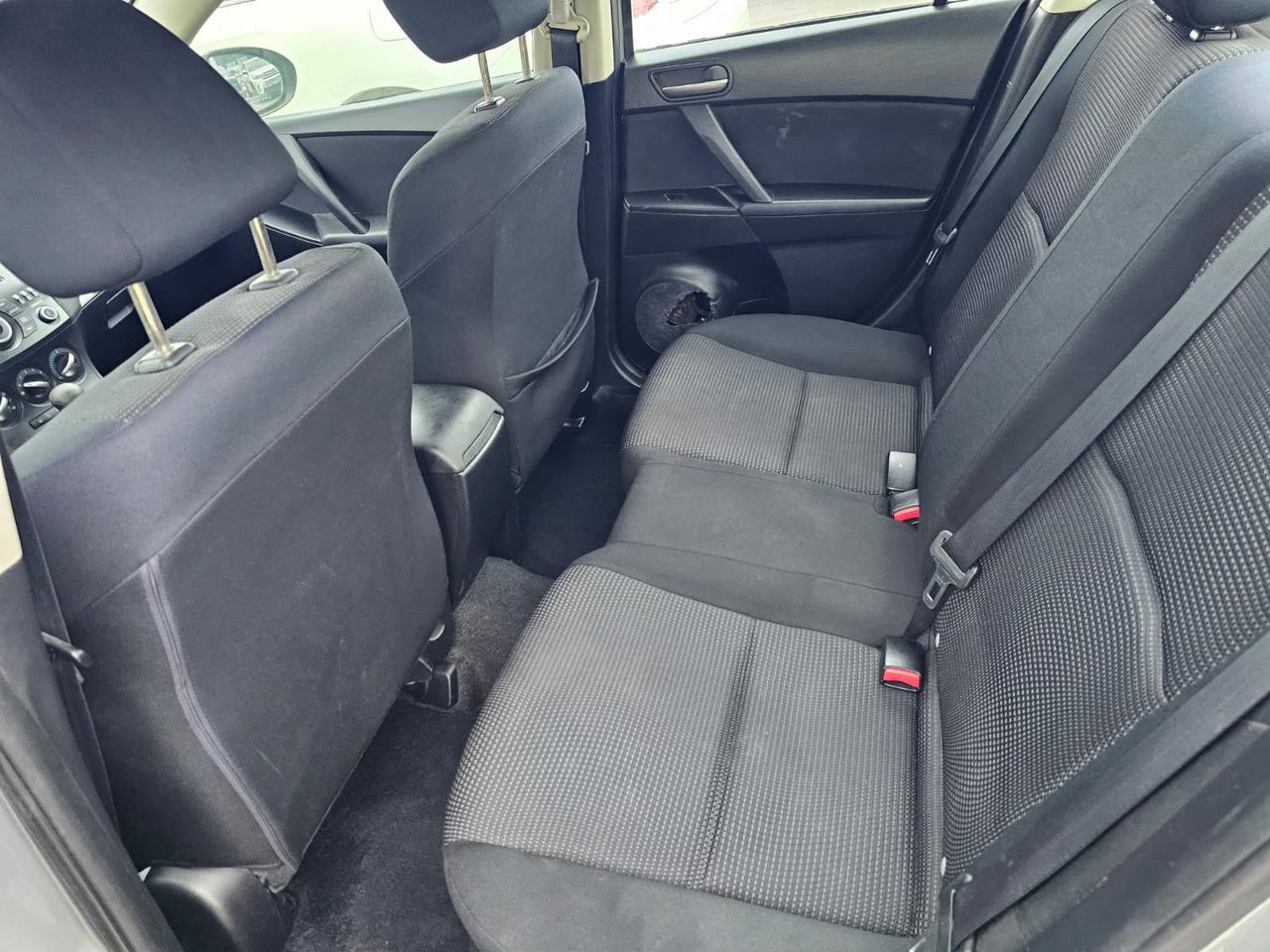 2012 Mazda MAZDA3 I Sport Photo