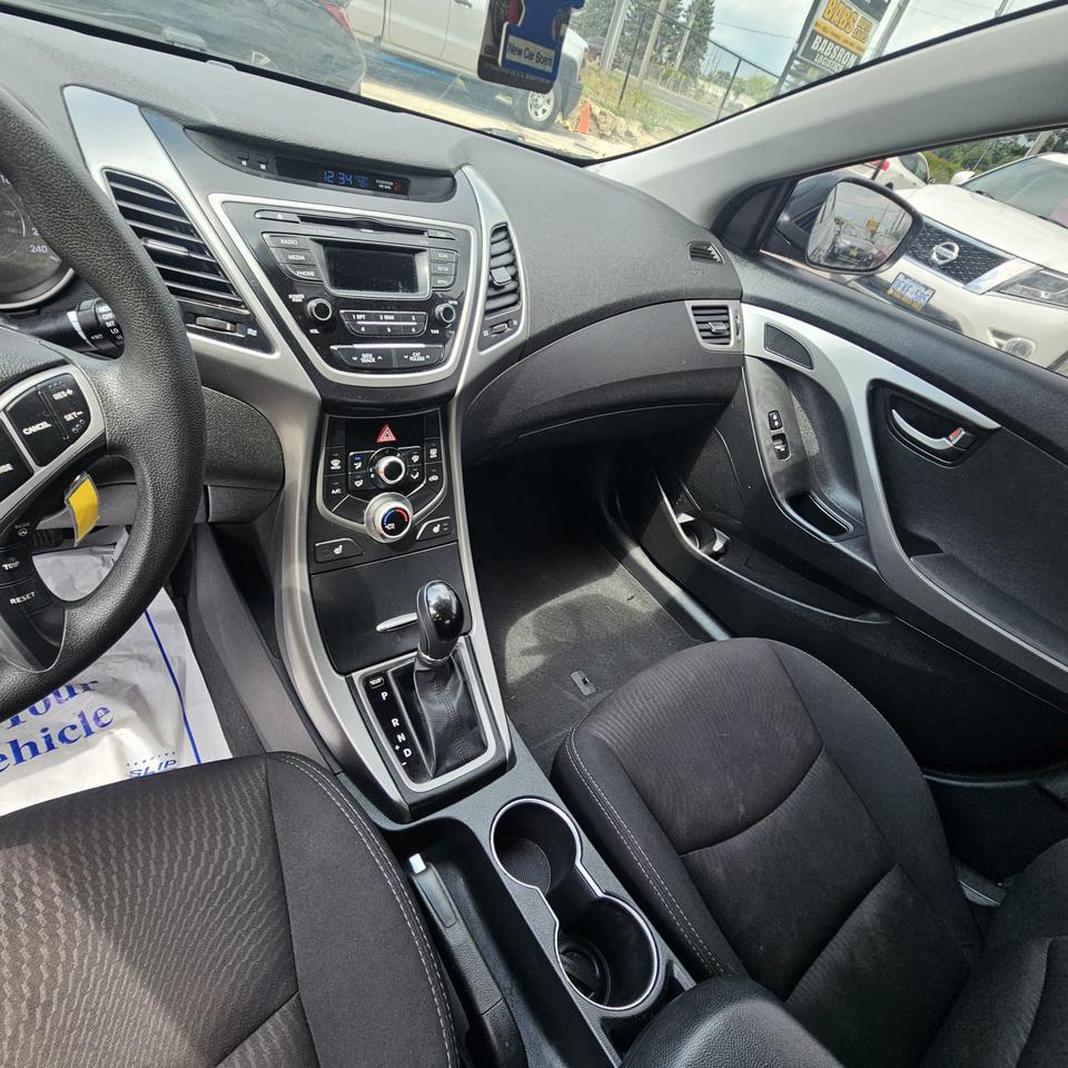 2016 Hyundai Elantra Limited Photo