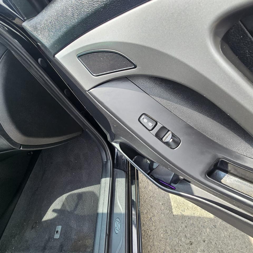 2016 Hyundai Elantra Limited Photo