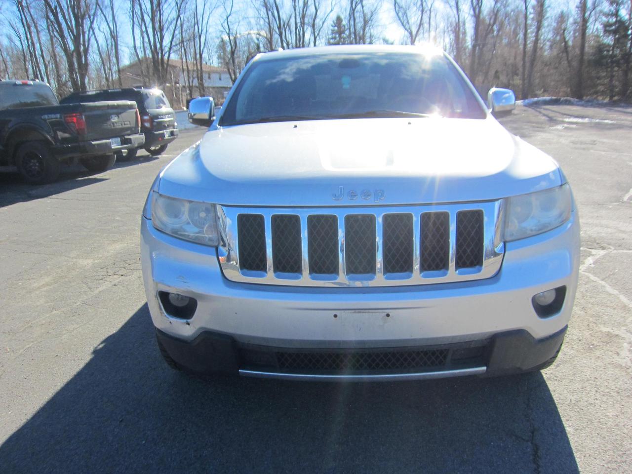 2011 Jeep Grand Cherokee Overland Photo