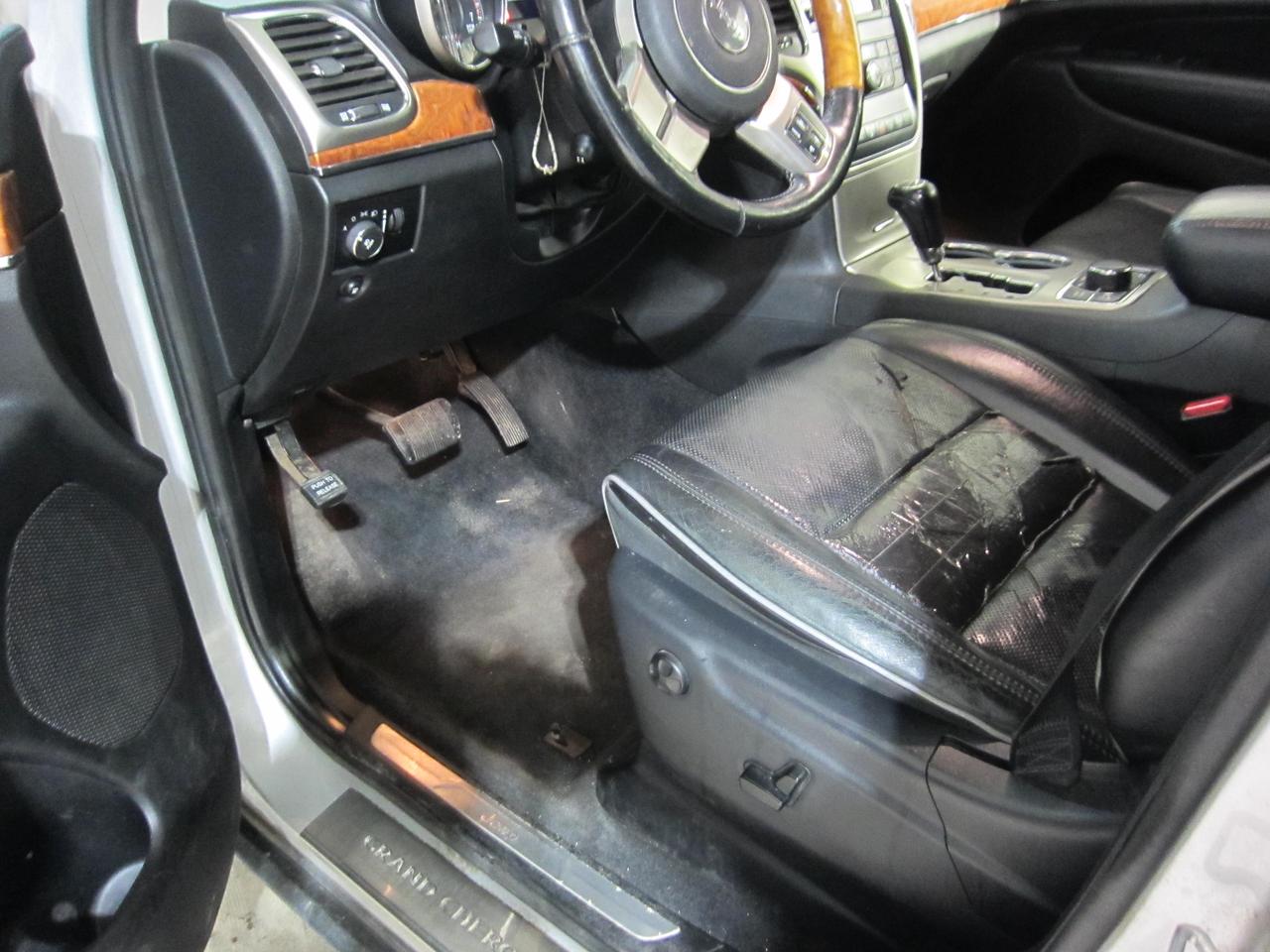 2011 Jeep Grand Cherokee Overland Photo