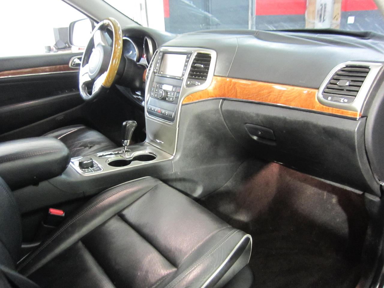 2011 Jeep Grand Cherokee Overland Photo