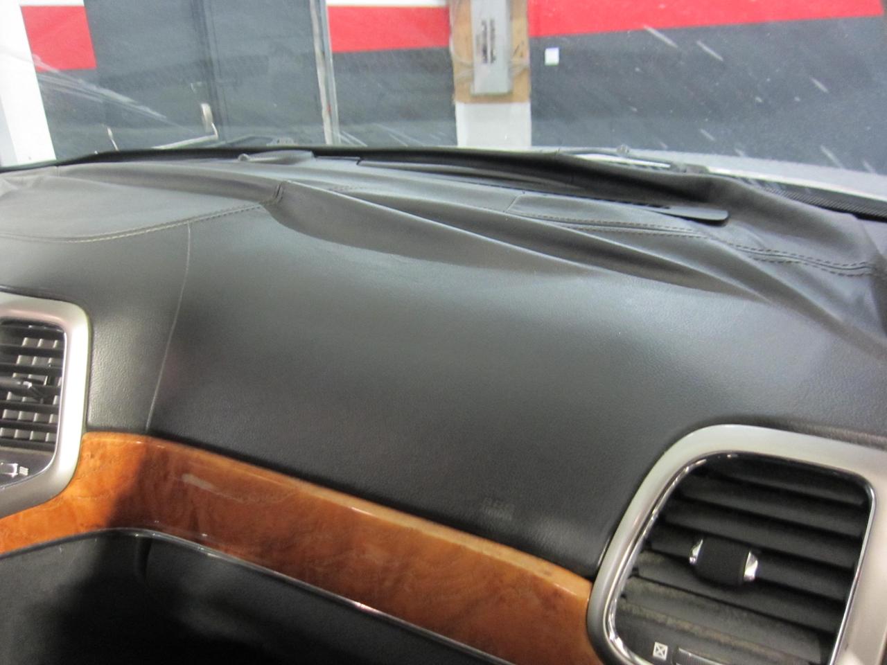 2011 Jeep Grand Cherokee Overland Photo