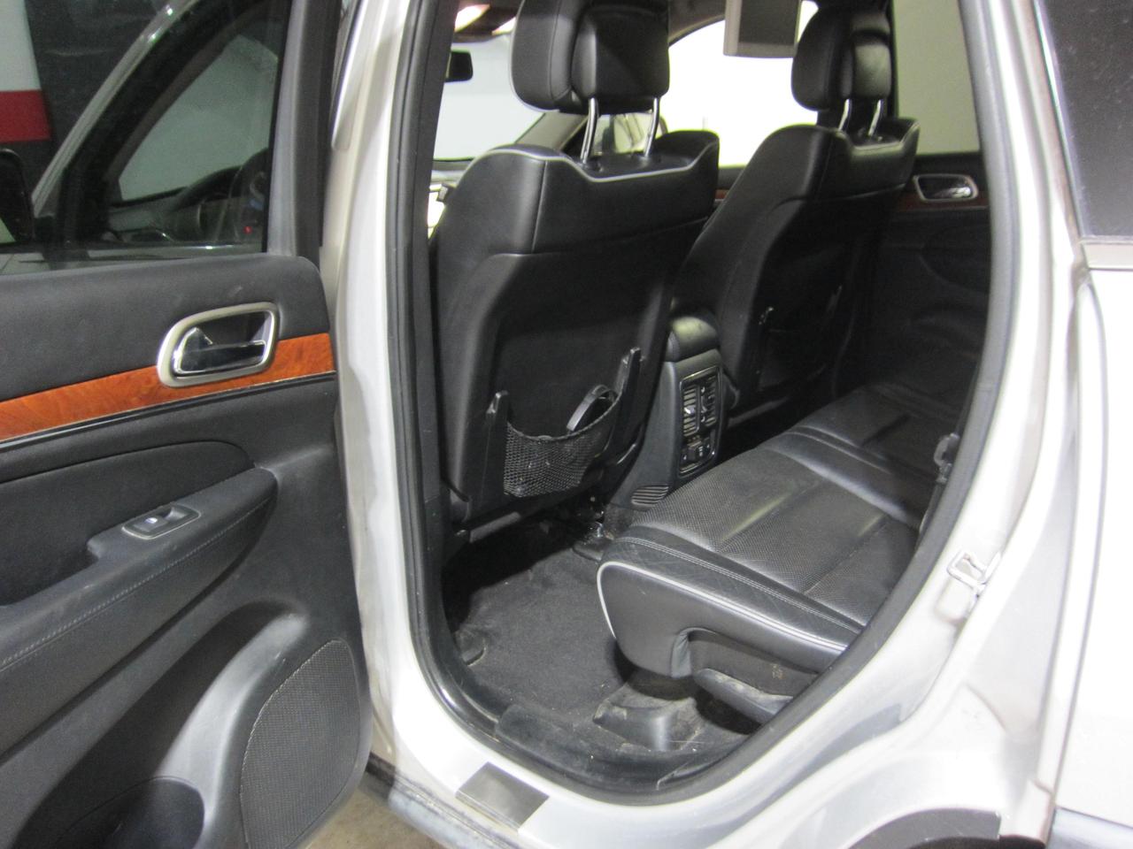 2011 Jeep Grand Cherokee Overland Photo