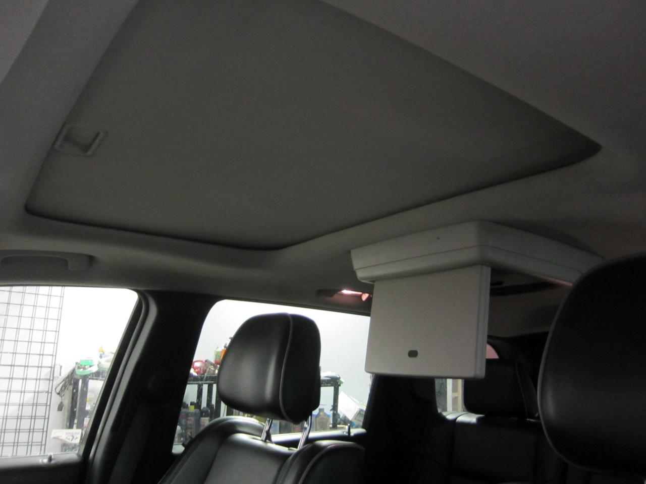 2011 Jeep Grand Cherokee Overland Photo