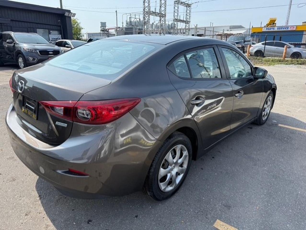 2014 Mazda MAZDA3 I Sport Photo