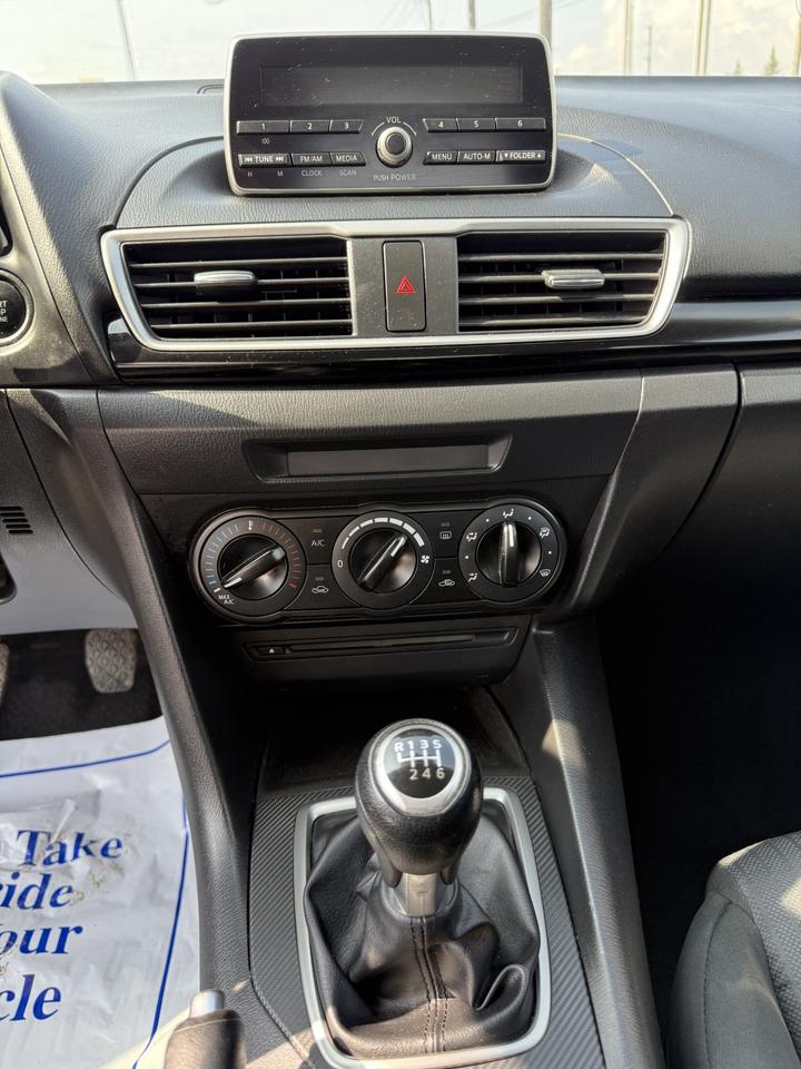 2014 Mazda MAZDA3 I Sport Photo