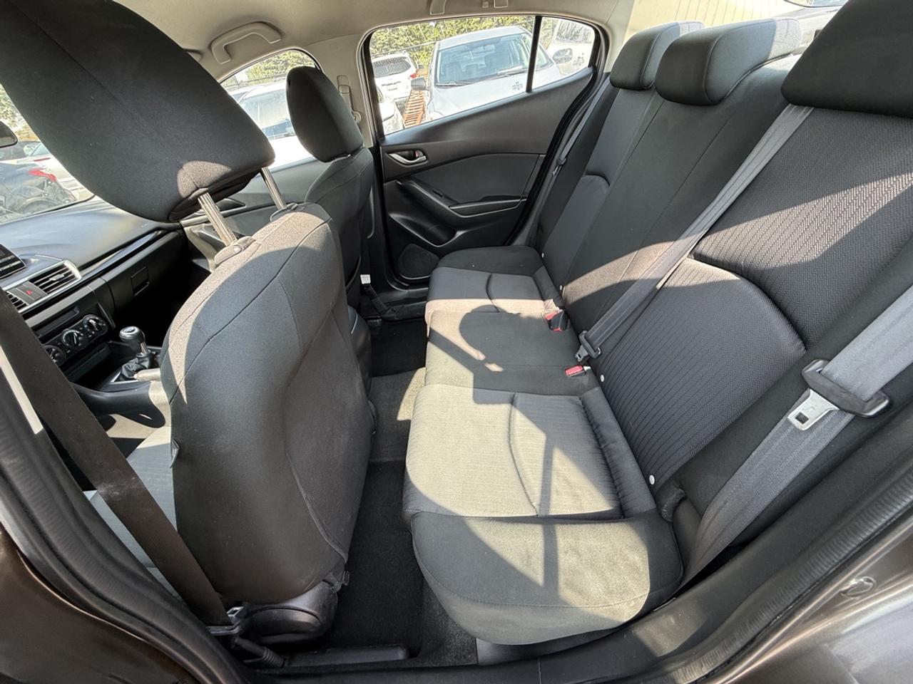 2014 Mazda MAZDA3 I Sport Photo