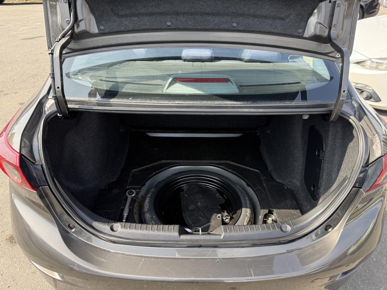 2014 Mazda MAZDA3 I Sport Photo