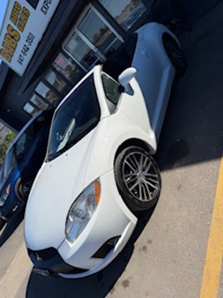 2011 Mitsubishi Eclipse GS Spyder Photo2