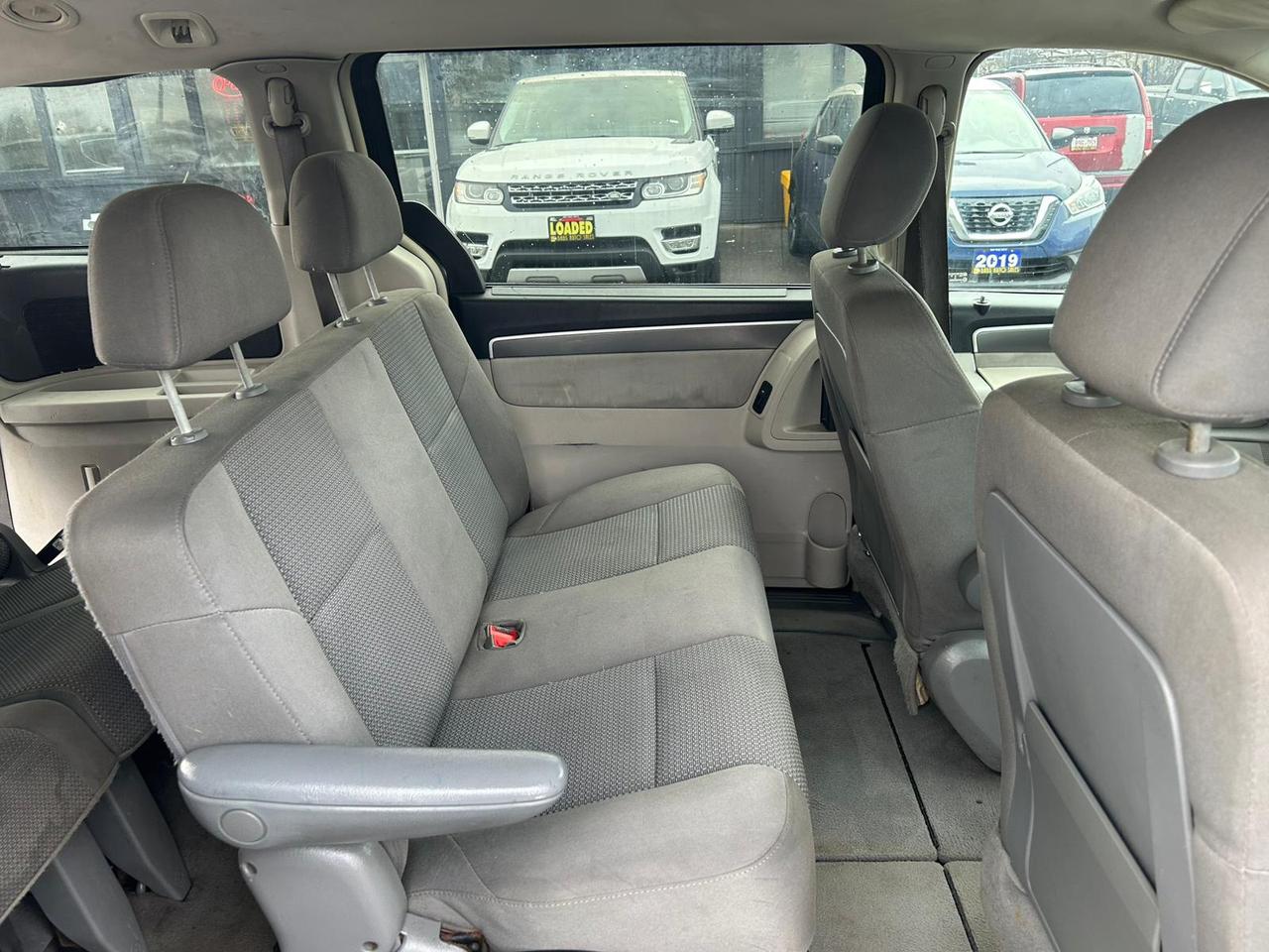 2010 Volkswagen Routan S Photo