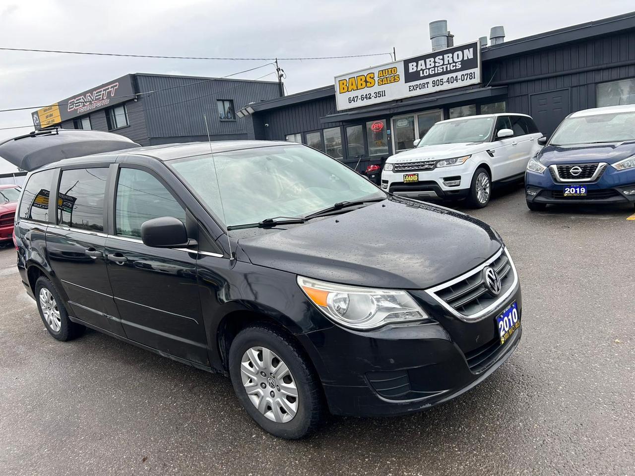2010 Volkswagen Routan S Photo