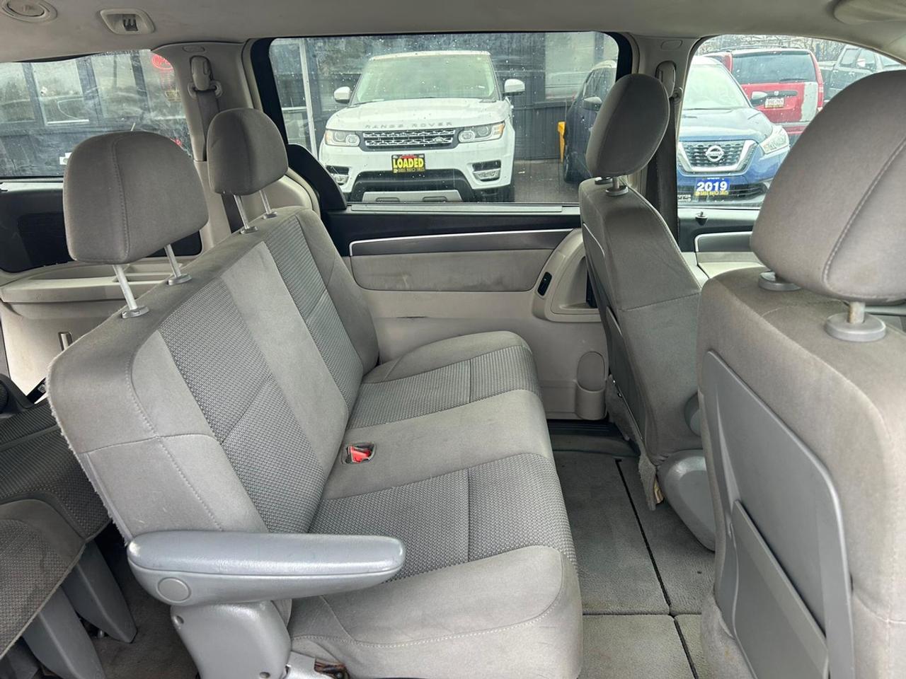 2010 Volkswagen Routan S Photo