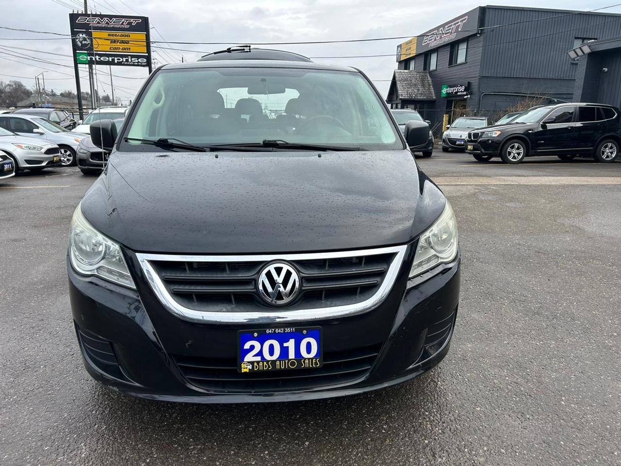 2010 Volkswagen Routan S Photo