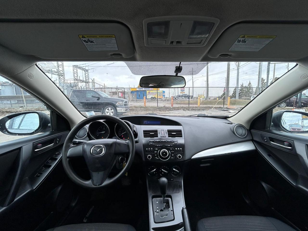 2013 Mazda MAZDA3 I Sport Photo