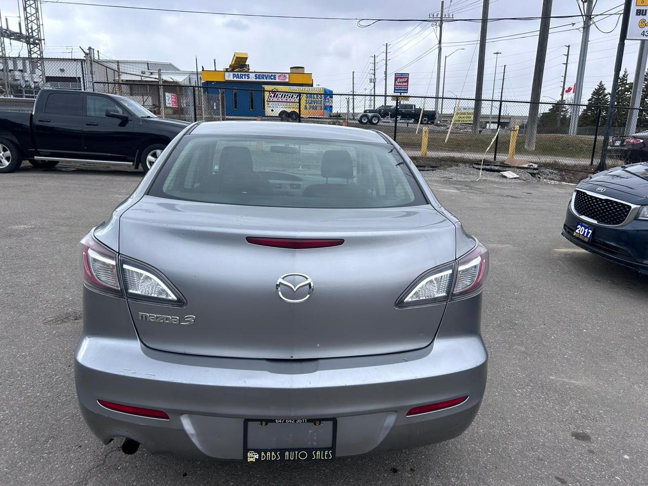 2013 Mazda MAZDA3 I Sport Photo