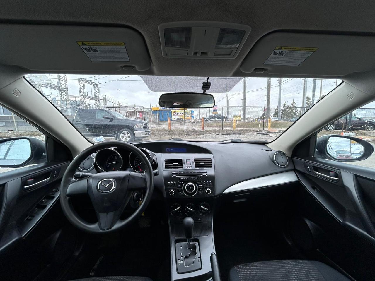 2013 Mazda MAZDA3 I Sport Photo