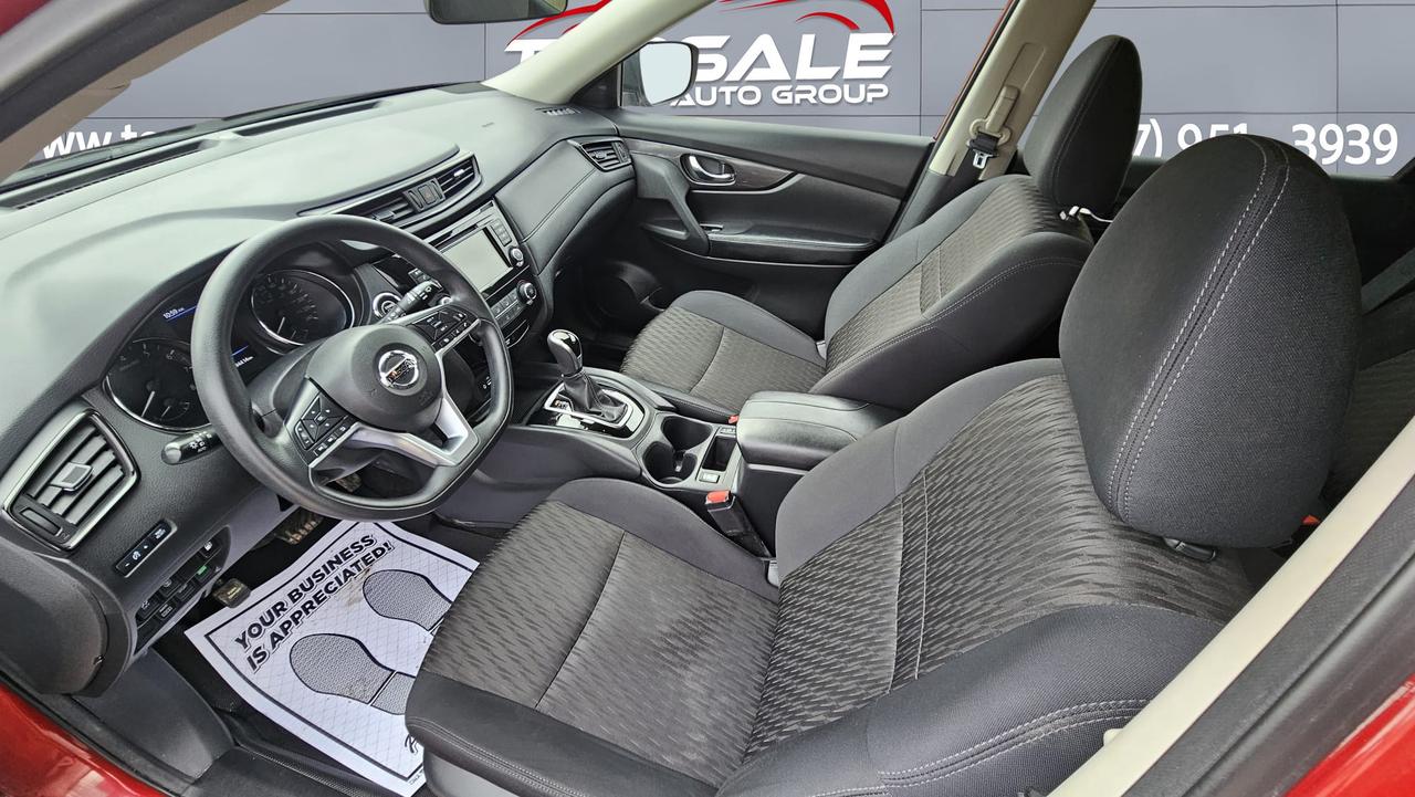 2019 Nissan Rogue SV Photo