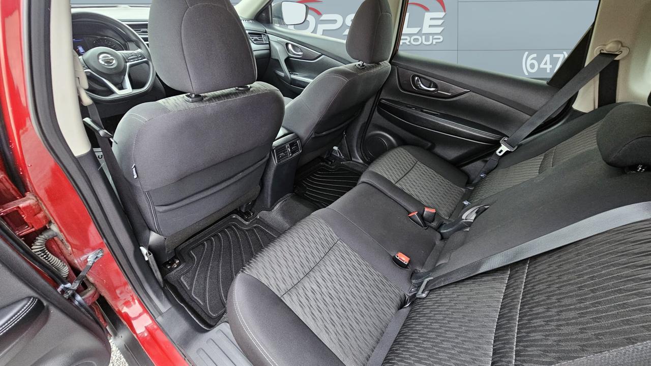 2019 Nissan Rogue SV Photo