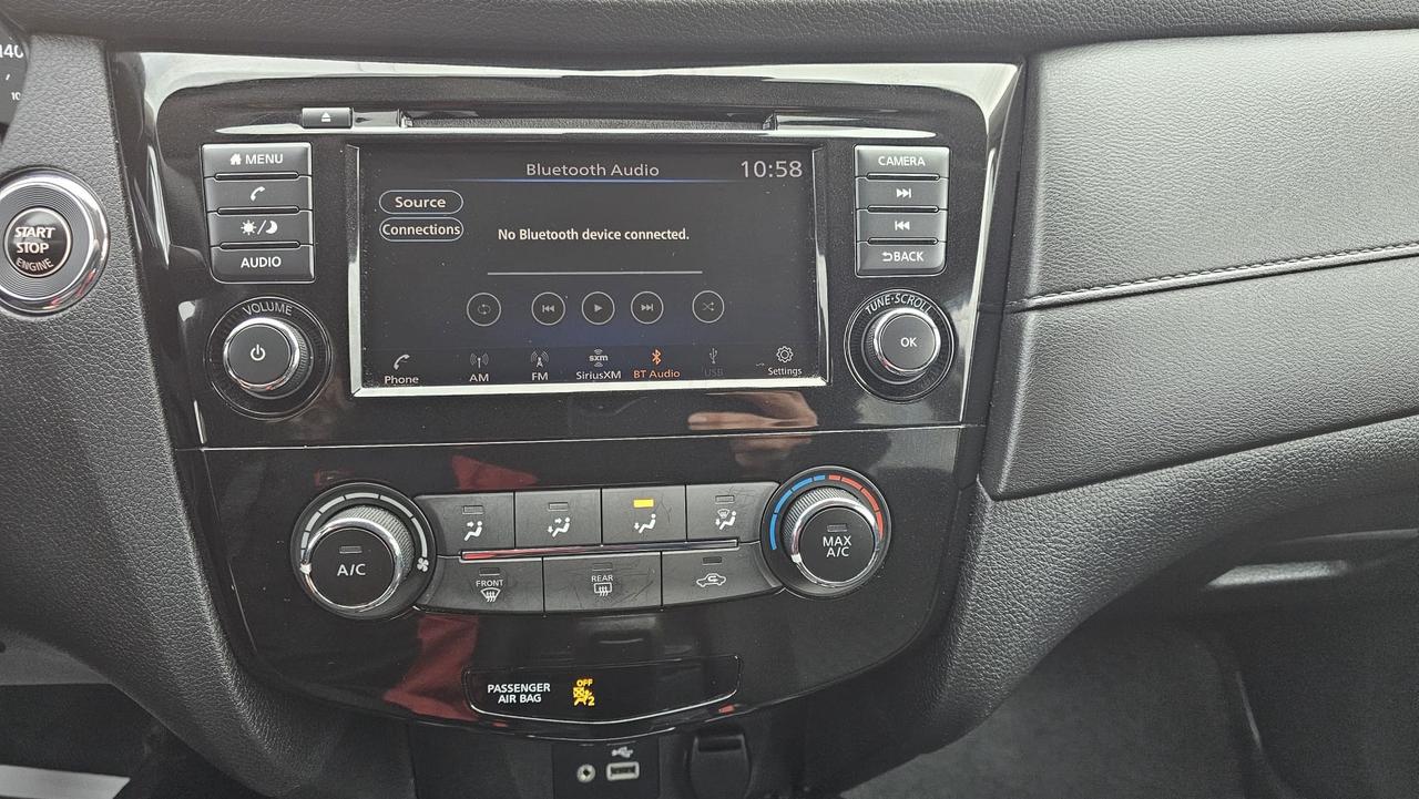 2019 Nissan Rogue SV Photo