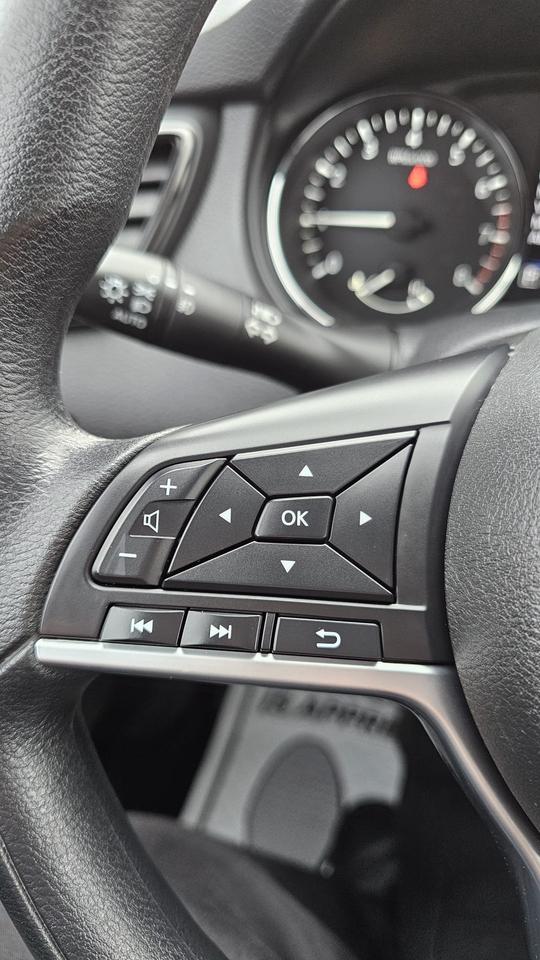 2019 Nissan Rogue SV Photo