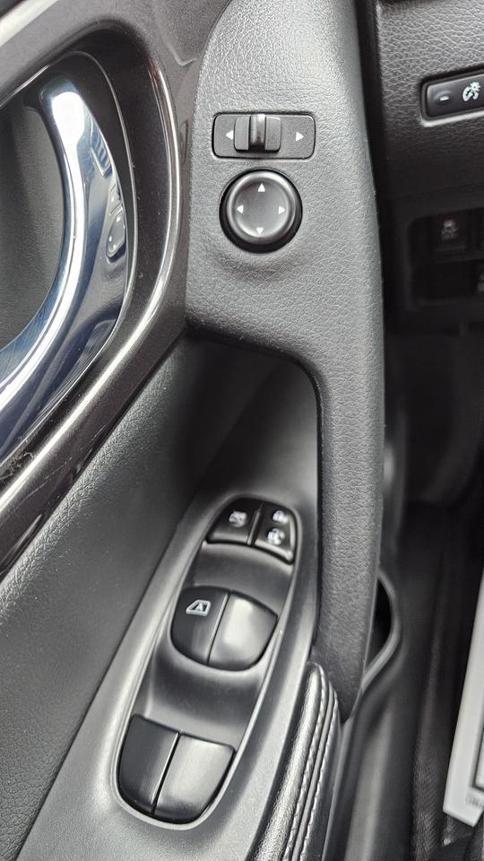 2019 Nissan Rogue SV Photo