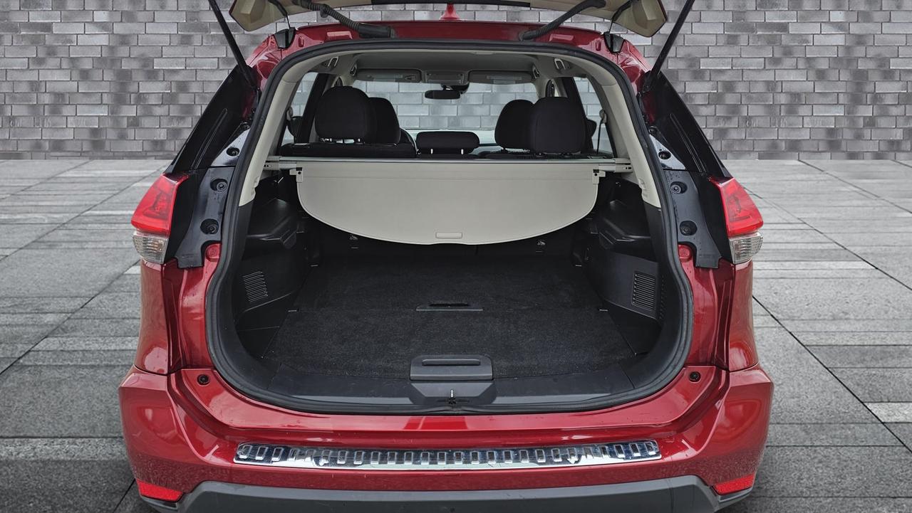 2019 Nissan Rogue SV Photo