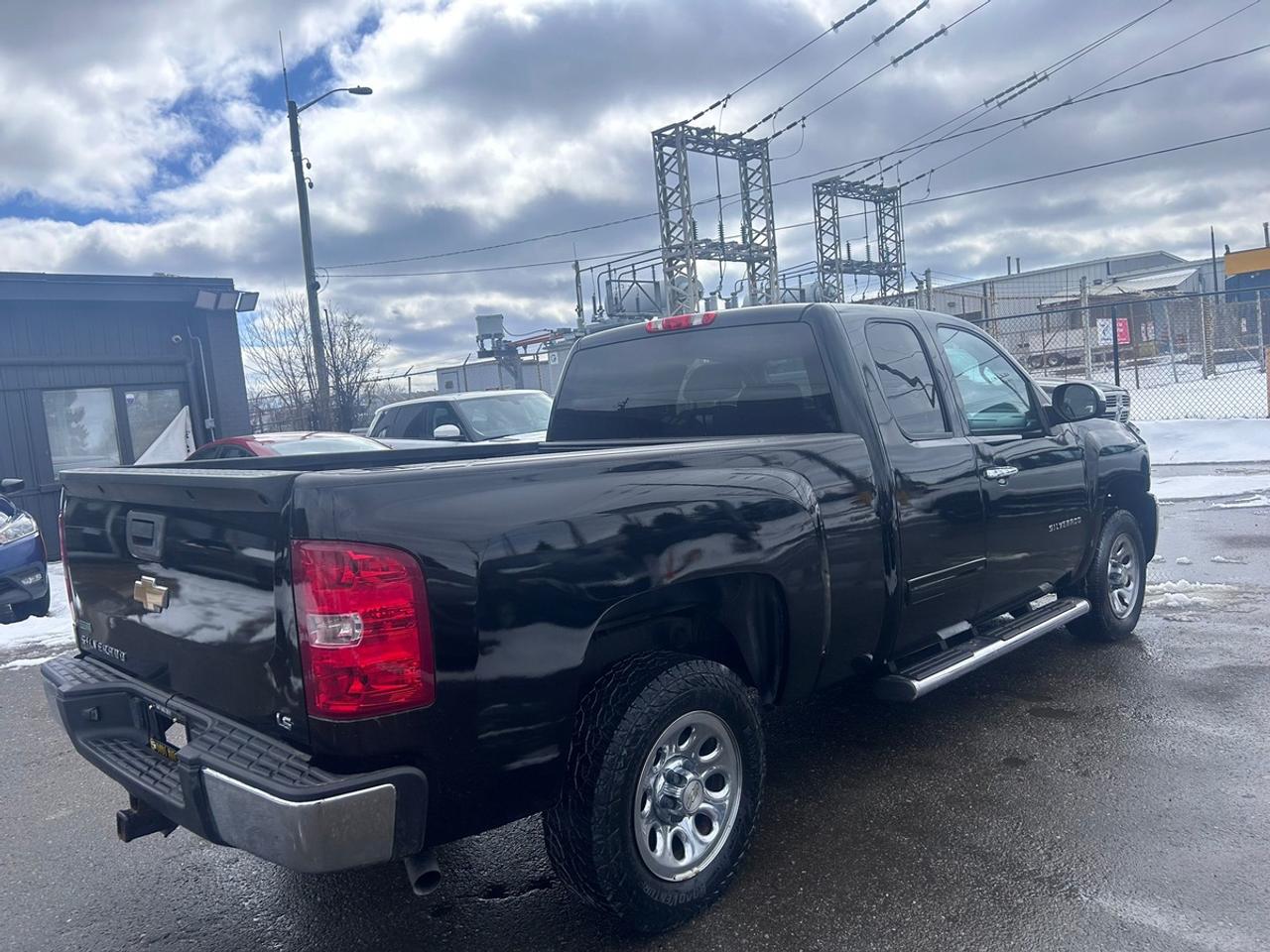 2011 Chevrolet Silverado 1500 LS Photo2