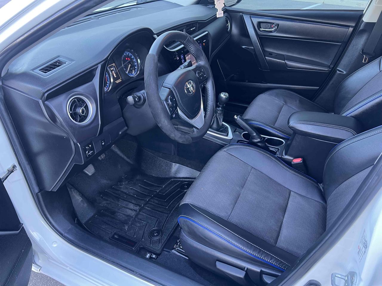 2017 Toyota Corolla LE Photo