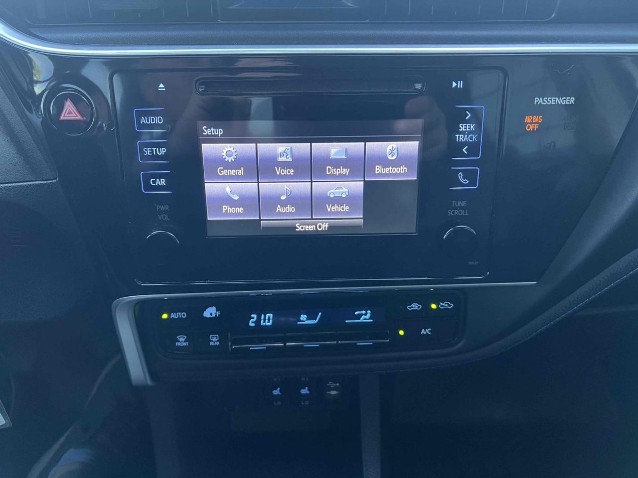 2017 Toyota Corolla LE Photo