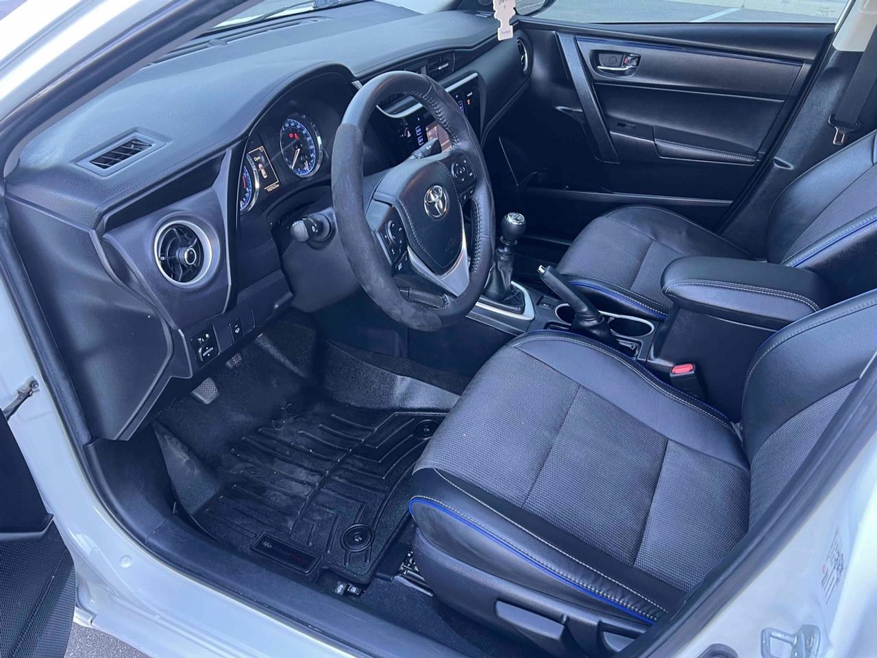 2017 Toyota Corolla LE Photo