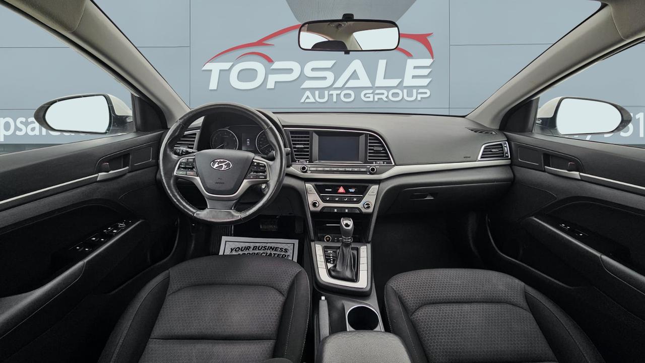 2017 Hyundai Elantra GL Photo